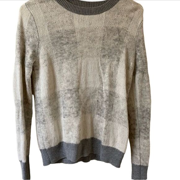 Banana Republic Women’s White and Gray Checkered Wool Blend Sweater - Picture 1 of 6